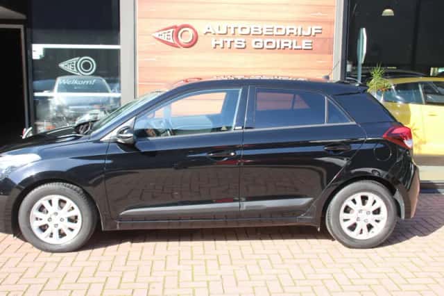 Hyundai i20 (2016) thumbnail 2