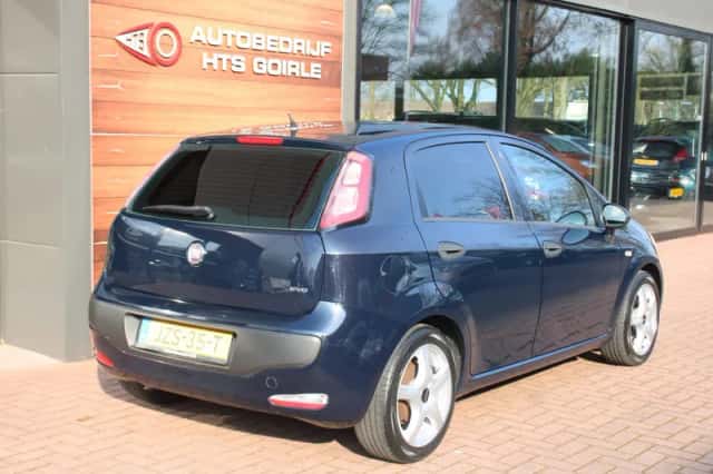 Fiat Grande Punto (2010) thumbnail 4