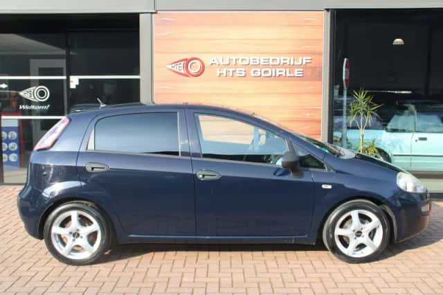 Fiat Grande Punto (2010) thumbnail 5