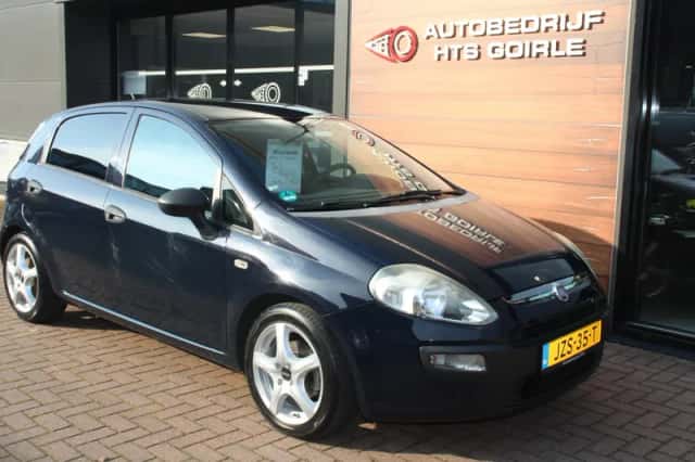 Fiat Grande Punto (2010) thumbnail 6