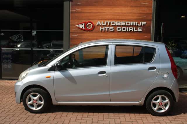 Daihatsu Cuore (2008) thumbnail 3