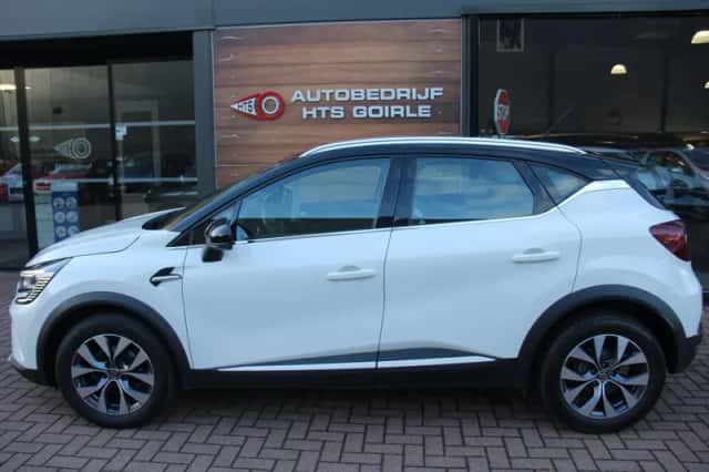Renault Captur (2020) thumbnail 2