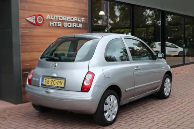 Nissan Micra (2008) thumbnail 4
