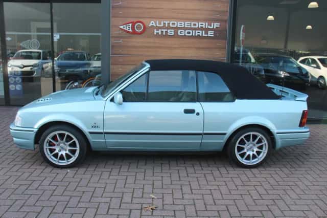 Ford Escort (1991) thumbnail 2