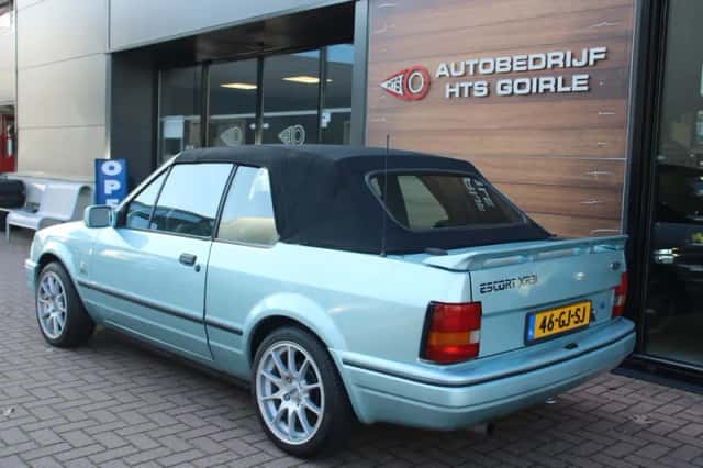 Ford Escort (1991) thumbnail 3