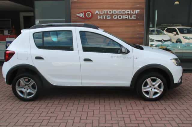 Dacia Sandero (2018) thumbnail 5