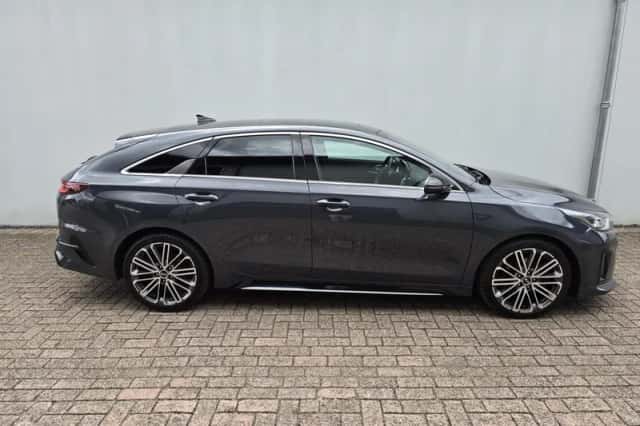 Kia ProCeed (2021) thumbnail 3