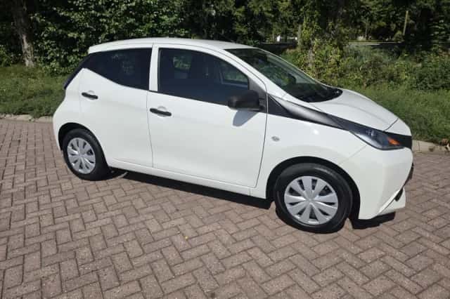Toyota Aygo (2018) thumbnail 2