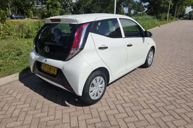Toyota Aygo (2018) thumbnail 3