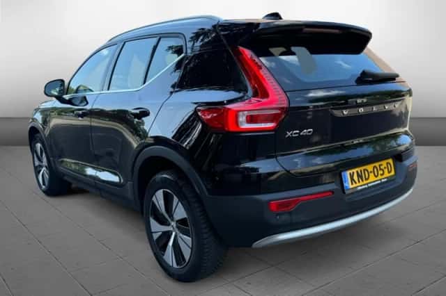 Volvo XC40 (2023) thumbnail 3