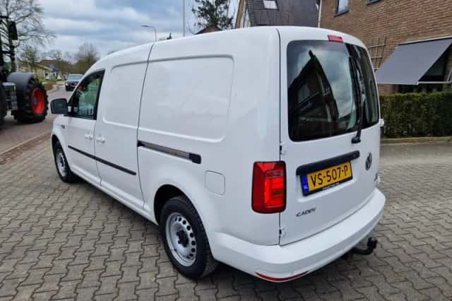 Volkswagen Caddy (2016) thumbnail 2