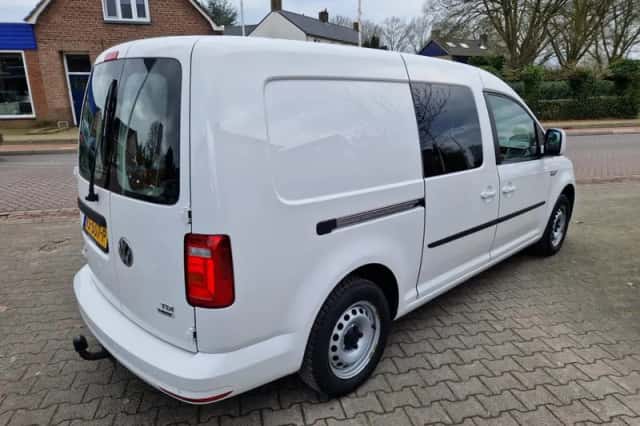 Volkswagen Caddy (2016) thumbnail 3