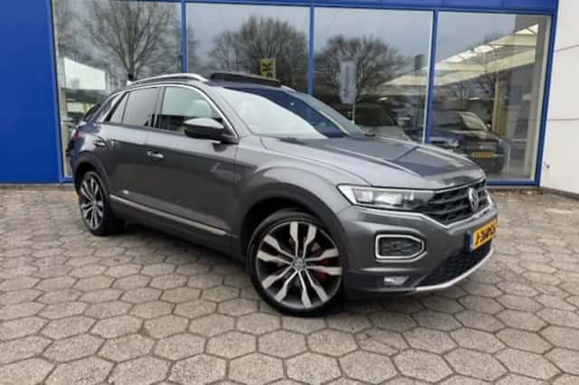 Volkswagen T-Roc (2018) thumbnail 2