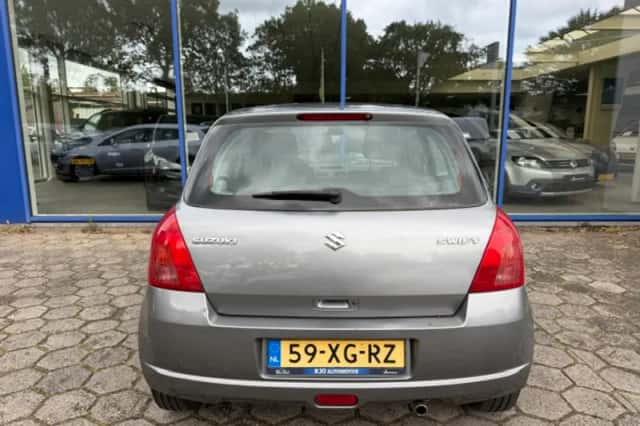 Suzuki Swift (2007) thumbnail 6