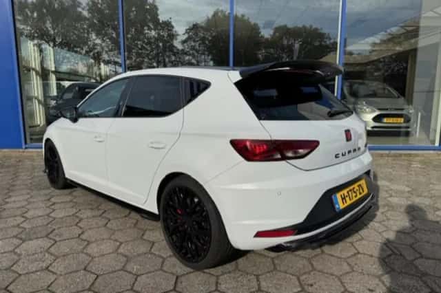 SEAT Leon (2014) thumbnail 3
