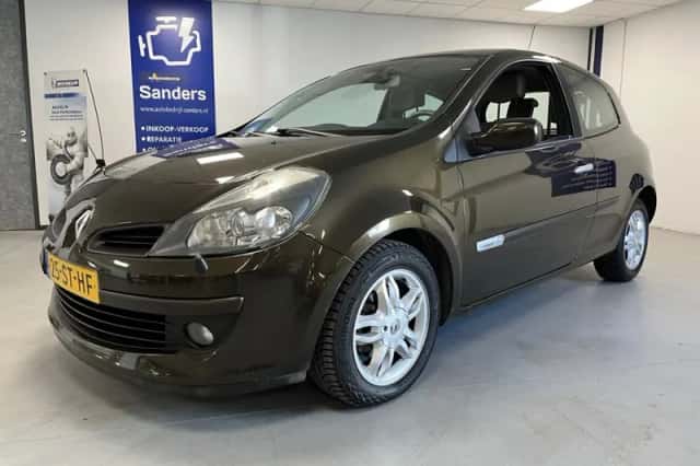 Renault Clio (2006) thumbnail 1