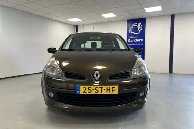 Renault Clio (2006) thumbnail 3