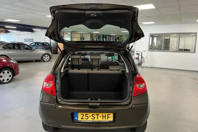 Renault Clio (2006) thumbnail 6
