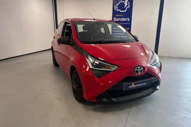 Toyota Aygo (2018) thumbnail 2