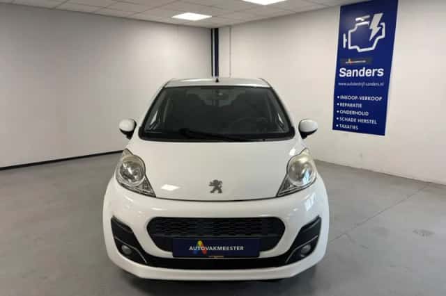 Peugeot 107 (2013) thumbnail 2