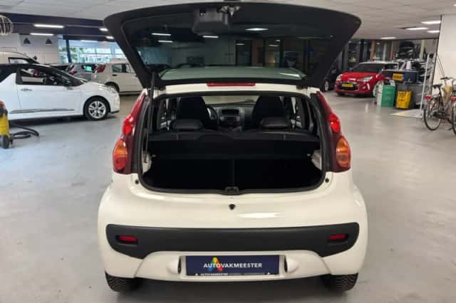 Peugeot 107 (2013) thumbnail 6