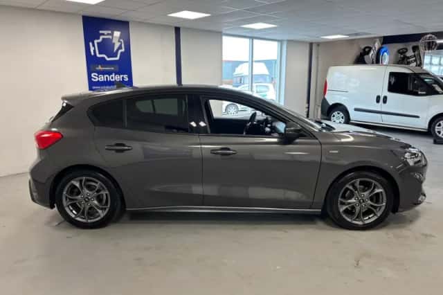 Ford Focus (2020) thumbnail 4