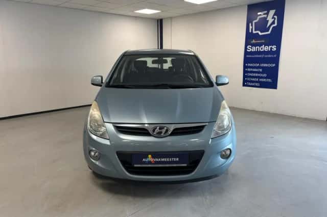 Hyundai i20 (2012) thumbnail 3