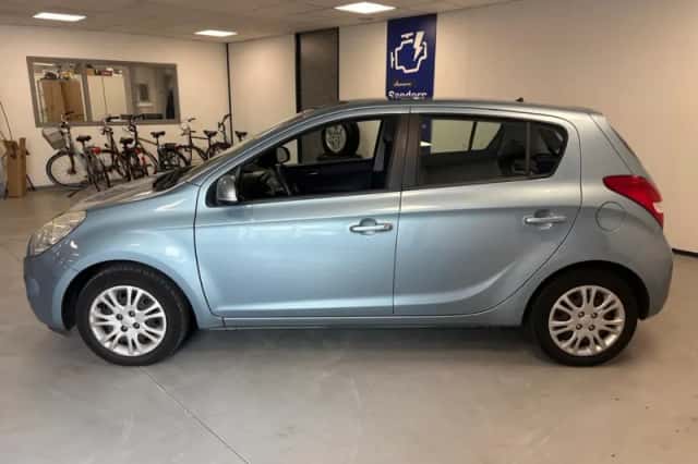 Hyundai i20 (2012) thumbnail 4