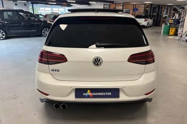 Volkswagen Golf (2018) thumbnail 5