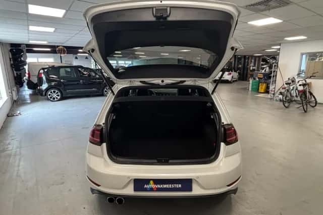 Volkswagen Golf (2018) thumbnail 6