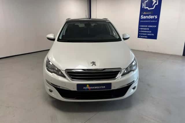 Peugeot 308 (2015) thumbnail 3