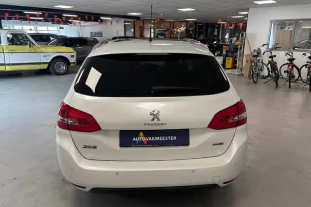 Peugeot 308 (2015) thumbnail 5