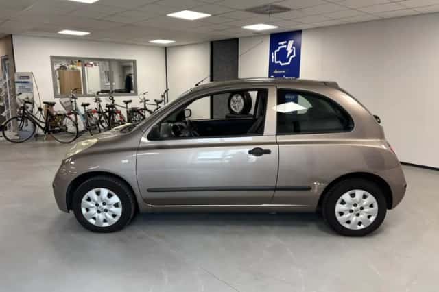 Nissan Micra (2006) thumbnail 4