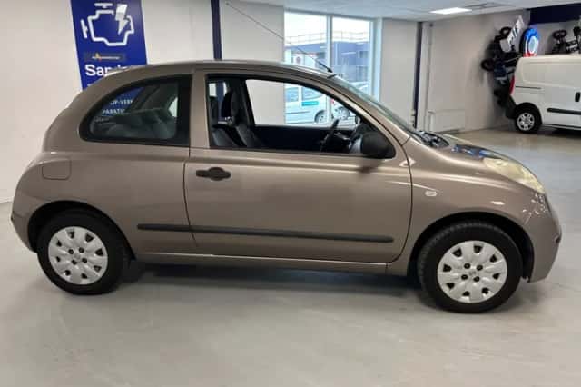Nissan Micra (2006) thumbnail 5