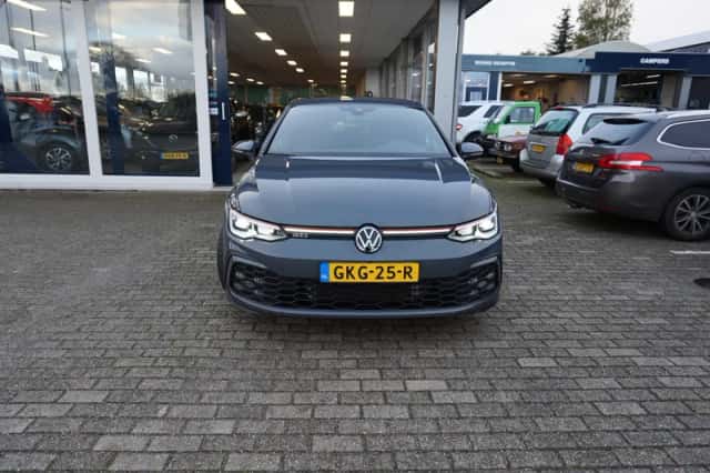Volkswagen Golf (2023) thumbnail 2