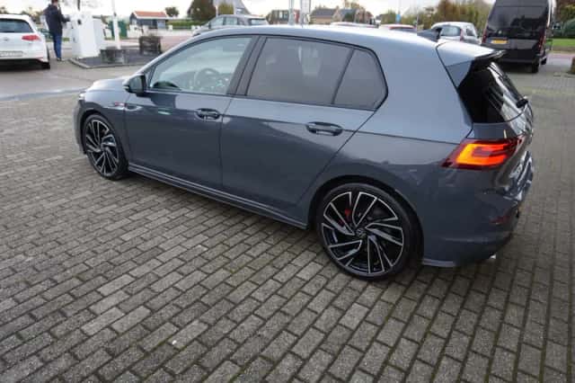 Volkswagen Golf (2023) thumbnail 6