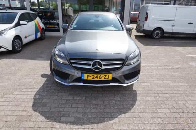 Mercedes-Benz C-Klasse (2017) thumbnail 2
