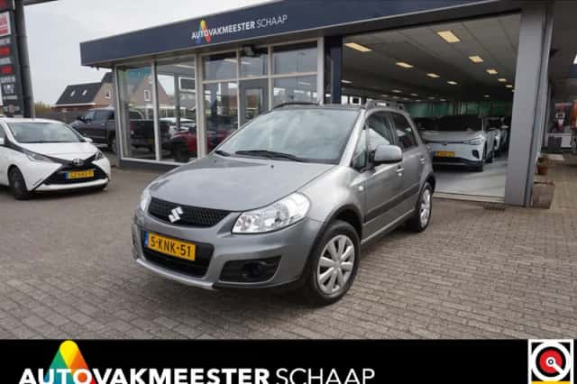 Suzuki SX4 (2013) thumbnail 1