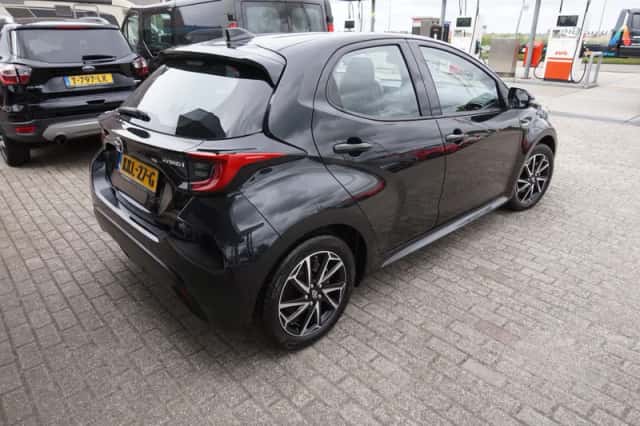 Toyota Yaris (2020) thumbnail 5