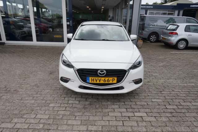 Mazda 3 (2018) thumbnail 2