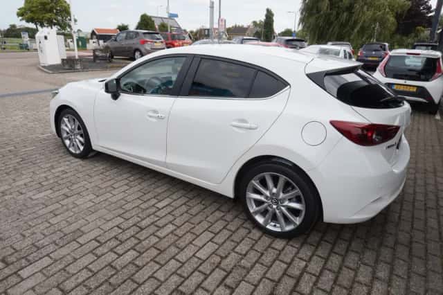 Mazda 3 (2018) thumbnail 6