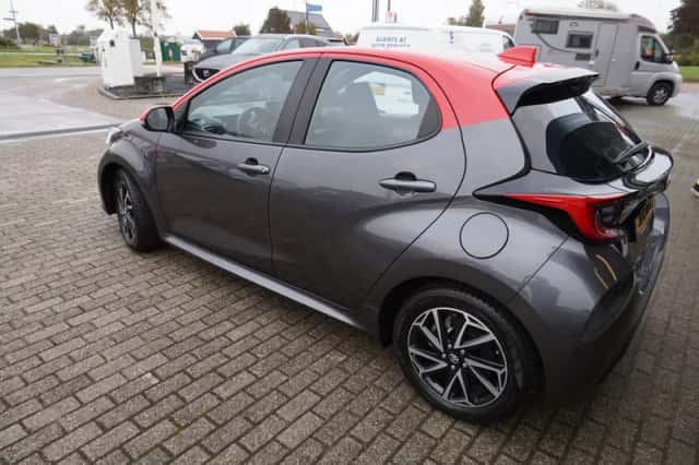 Toyota Yaris (2021) thumbnail 6