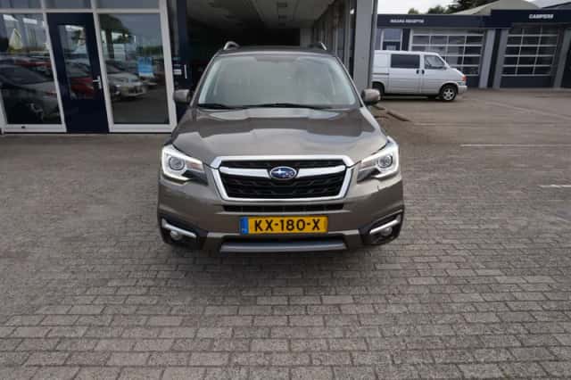 Subaru Forester (2017) thumbnail 2