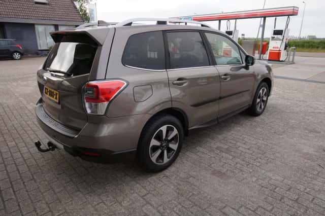 Subaru Forester (2017) thumbnail 5