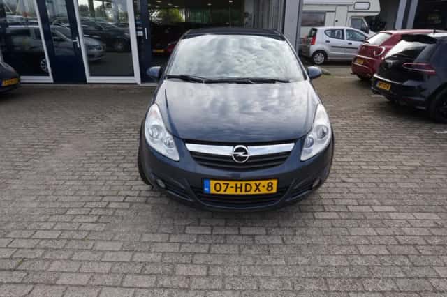 Opel Corsa (2008) thumbnail 2