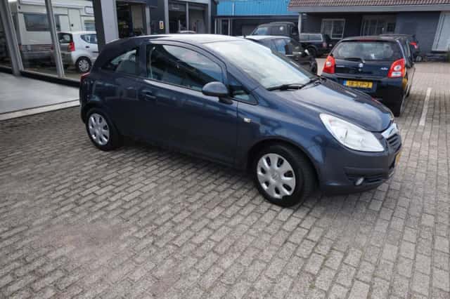 Opel Corsa (2008) thumbnail 3