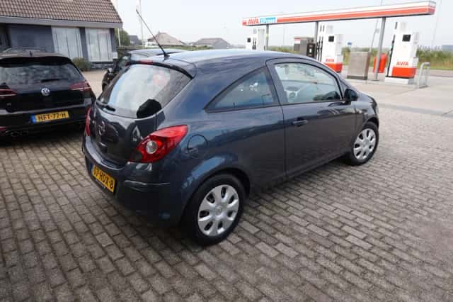 Opel Corsa (2008) thumbnail 5