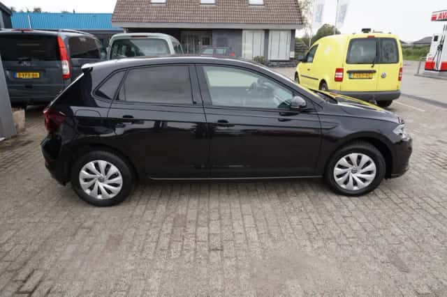 Volkswagen Polo (2023) thumbnail 4