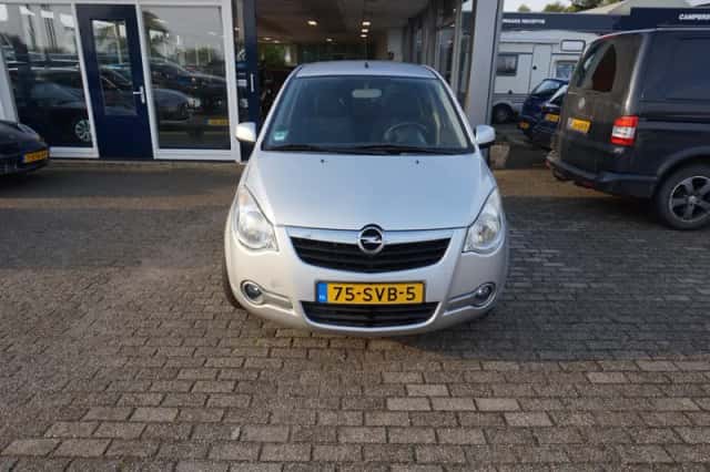 Opel Agila (2011) thumbnail 2