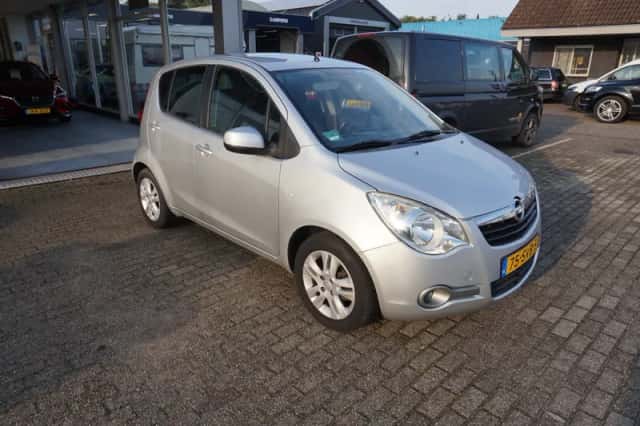 Opel Agila (2011) thumbnail 3